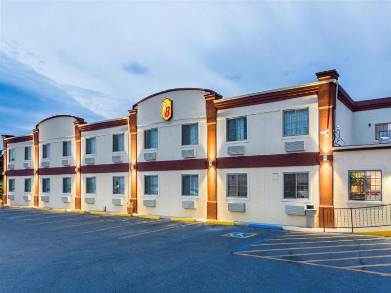 Super 8 By Wyndham Douglas Luaran gambar